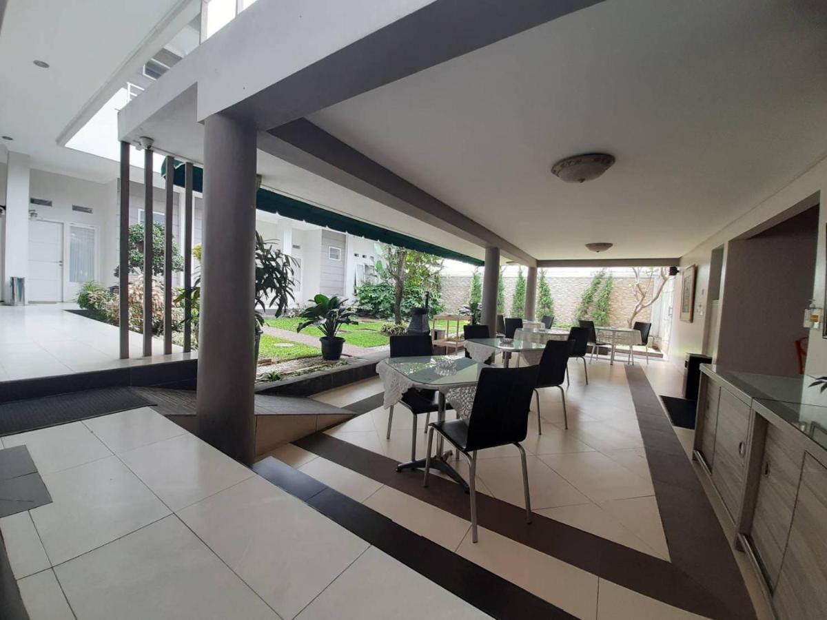 The Sriwijaya Hotel - Halal Hotel Padang  Exterior photo