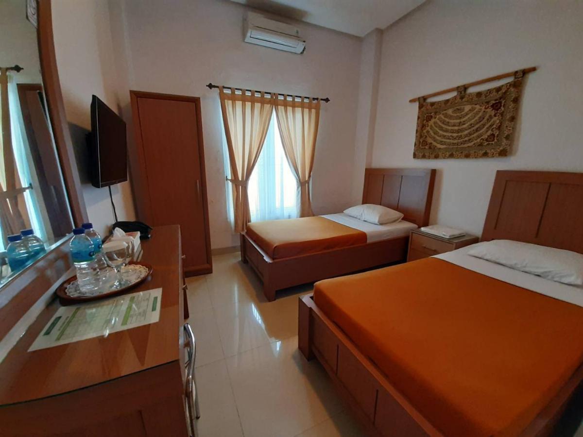 The Sriwijaya Hotel - Halal Hotel Padang  Exterior photo