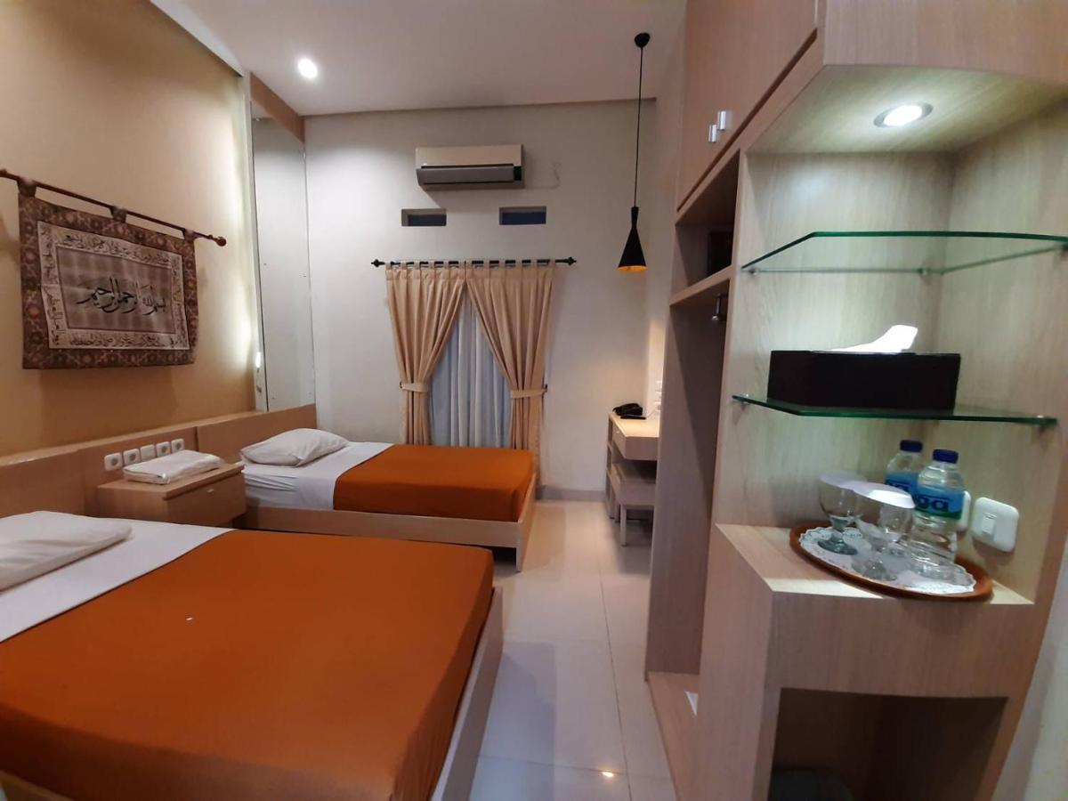 The Sriwijaya Hotel - Halal Hotel Padang  Exterior photo